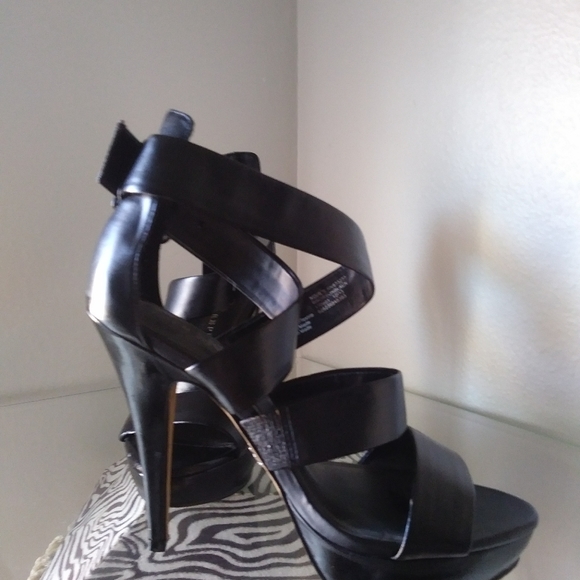 ROCK & REPUBLIC Platform Dress Sandal - Picture 3 of 3